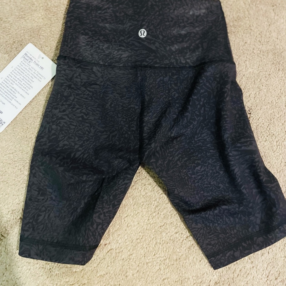 Lululemon Wunder Train High Rise Short 8”